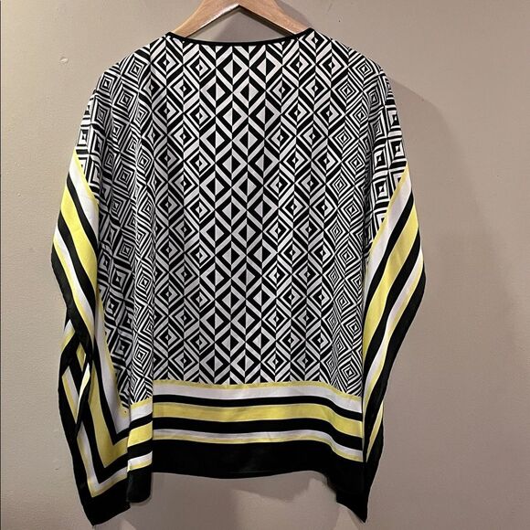 Dana Buchman Black and White Geometric Top with Yellow Accents - Picture 6 of 8